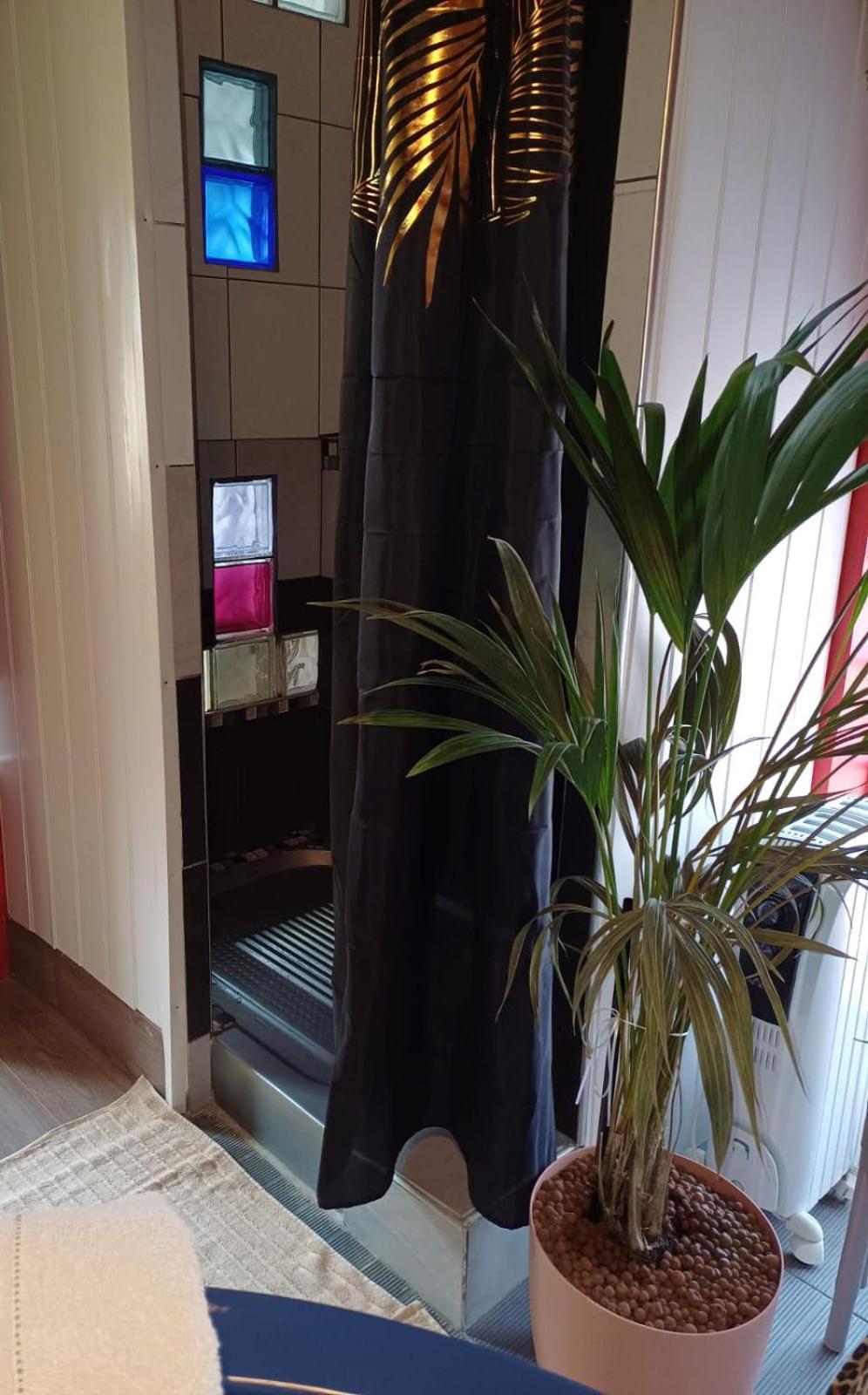 Le Lion Dort Bed & Breakfast Cormeilles-en-Parisis Eksteriør bilde